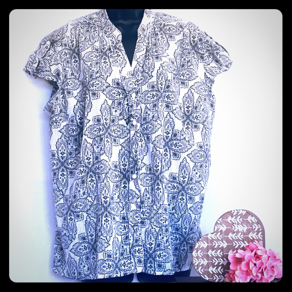 APT.9 Black and White Short Sleeve XL Top/Blouse.